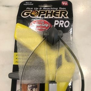 Gopher Pro pick up and reaching tool